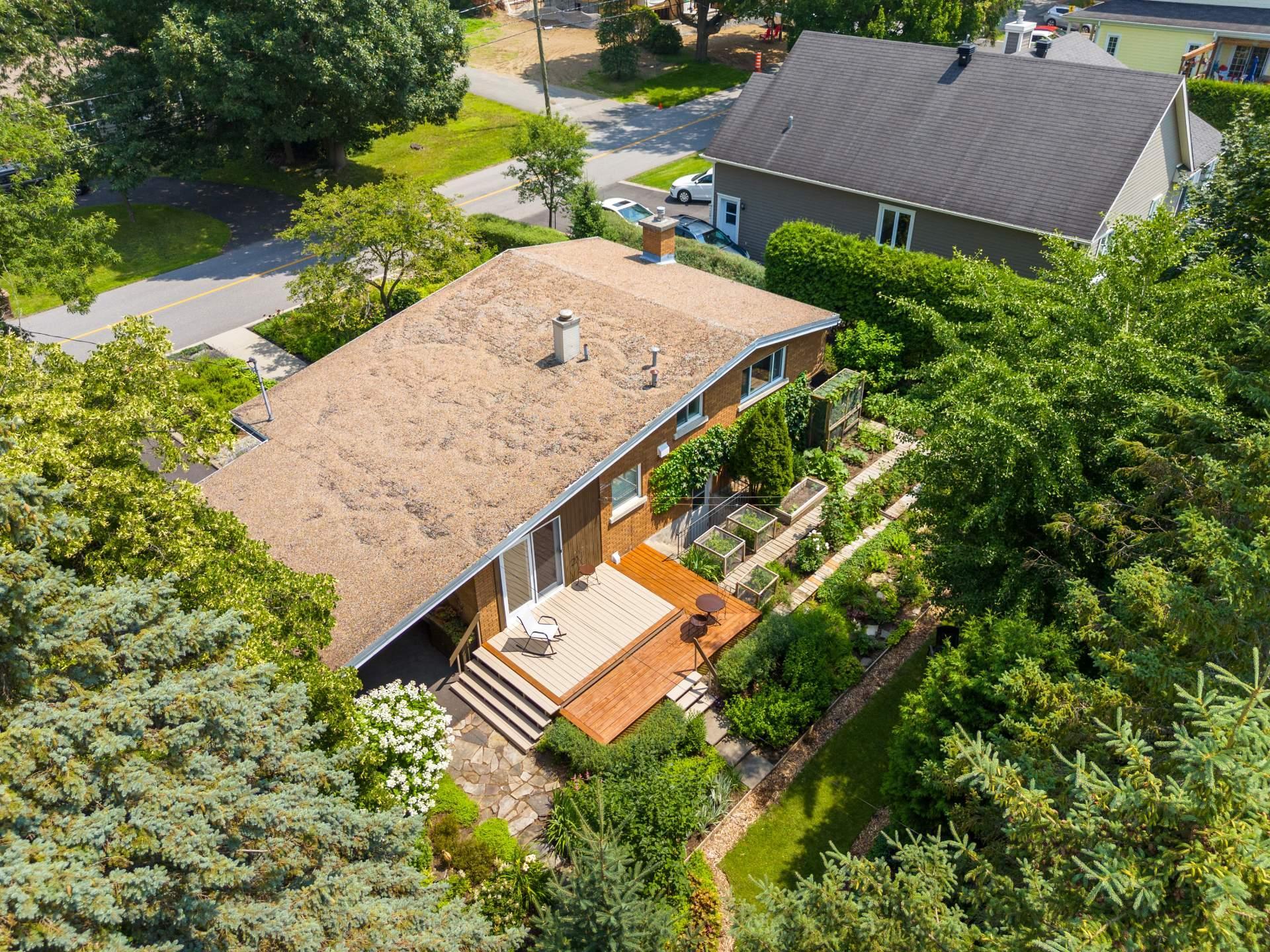 









472


Rue du Prince-Edward

,
Otterburn Park,




QC
J3H1W4

