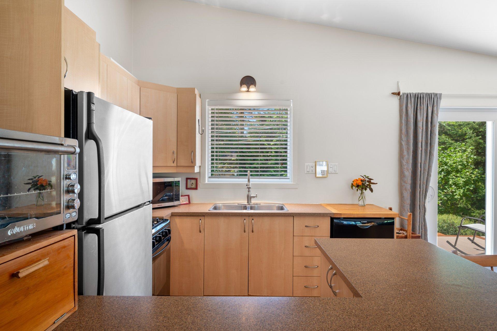 









472


Rue du Prince-Edward

,
Otterburn Park,




QC
J3H1W4

