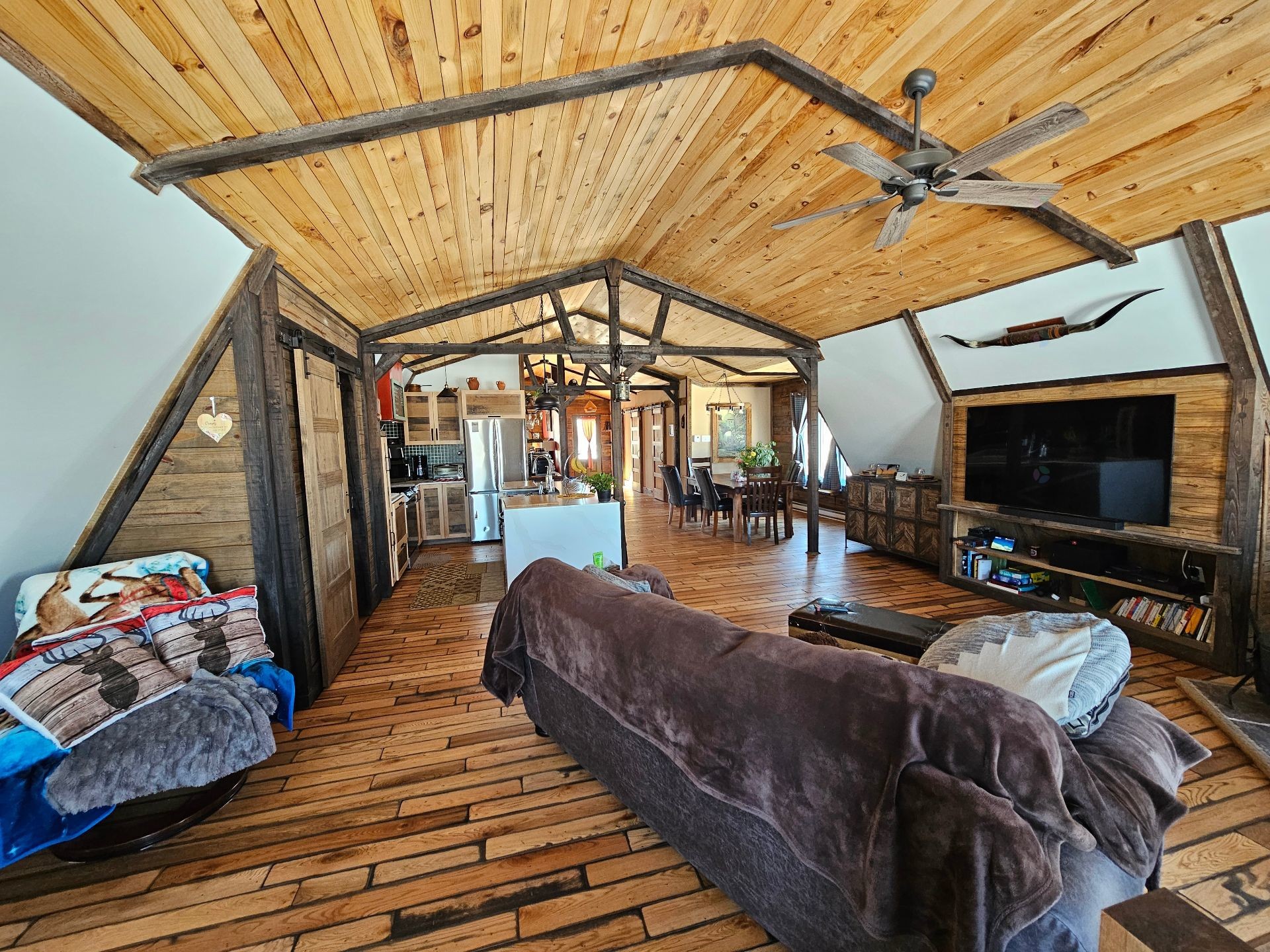 









9790Z


Boul. des Mille-Îles

,
Laval (Saint-François),







QC
H7A4C6

