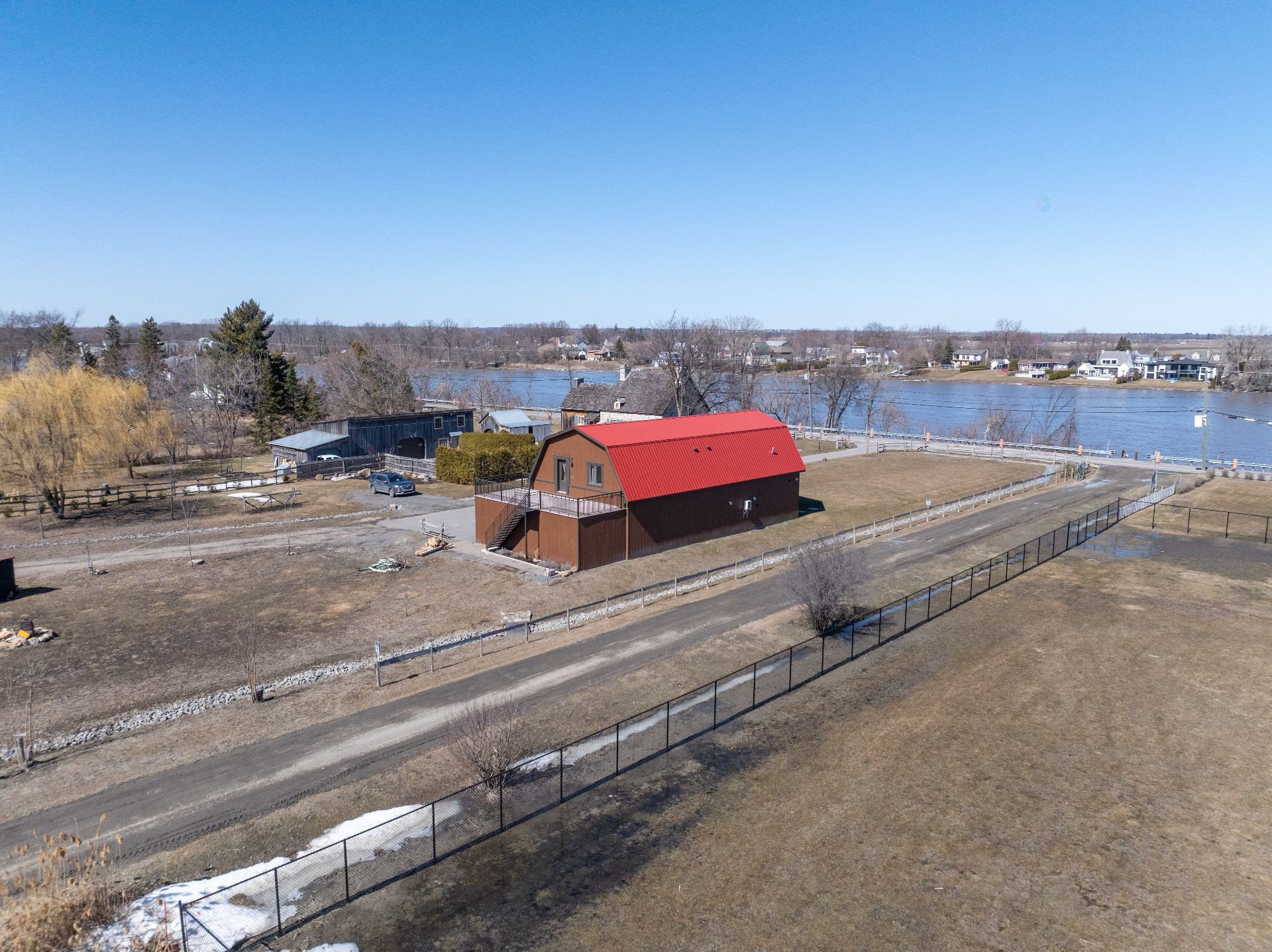 









9790Z


Boul. des Mille-Îles

,
Laval (Saint-François),







QC
H7A4C6

