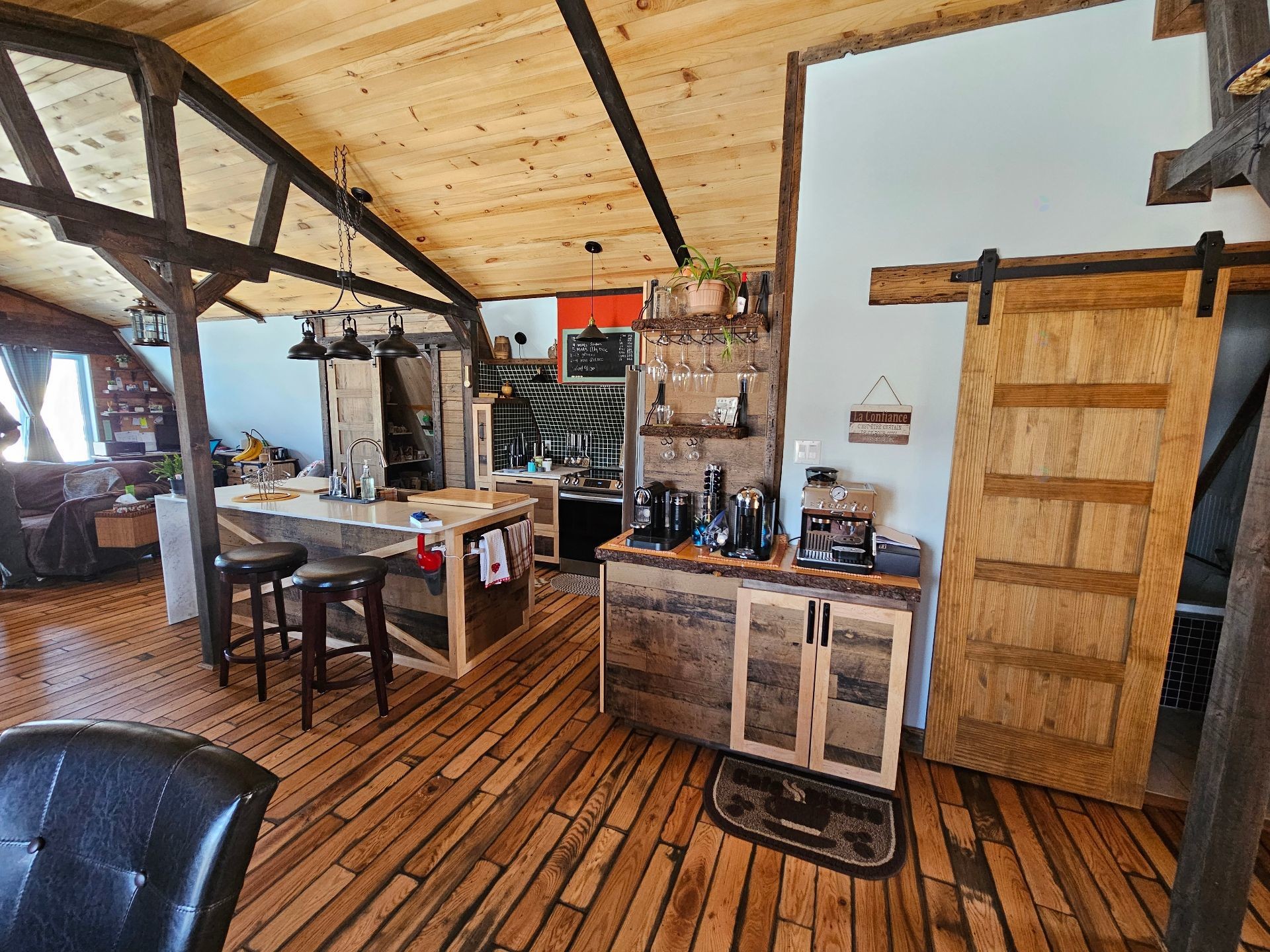 









9790Z


Boul. des Mille-Îles

,
Laval (Saint-François),







QC
H7A4C6

