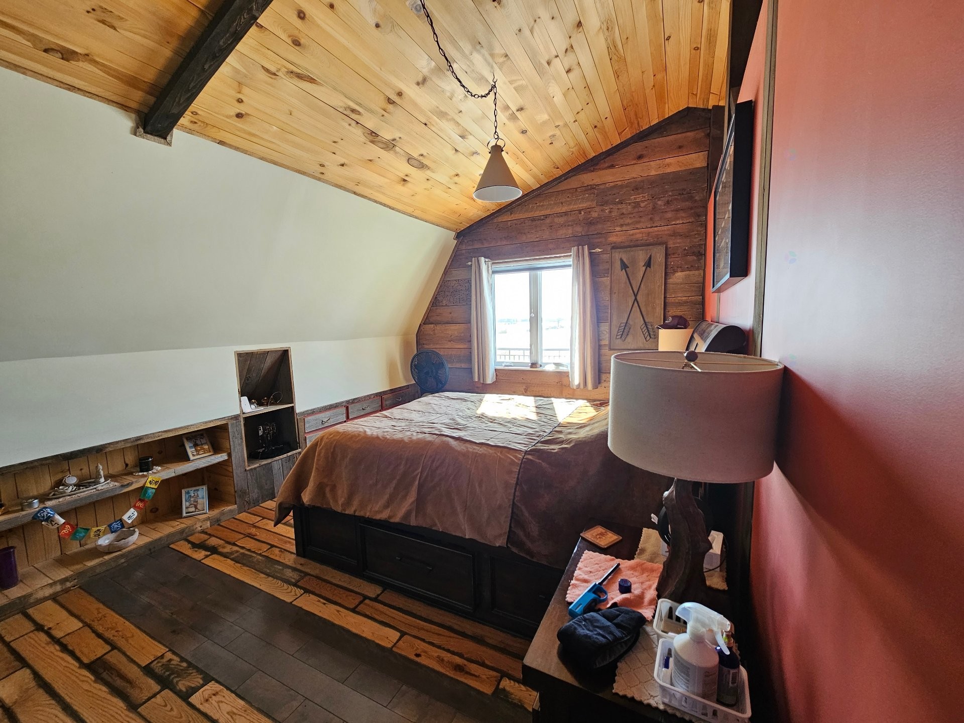 









9790Z


Boul. des Mille-Îles

,
Laval (Saint-François),







QC
H7A4C6

