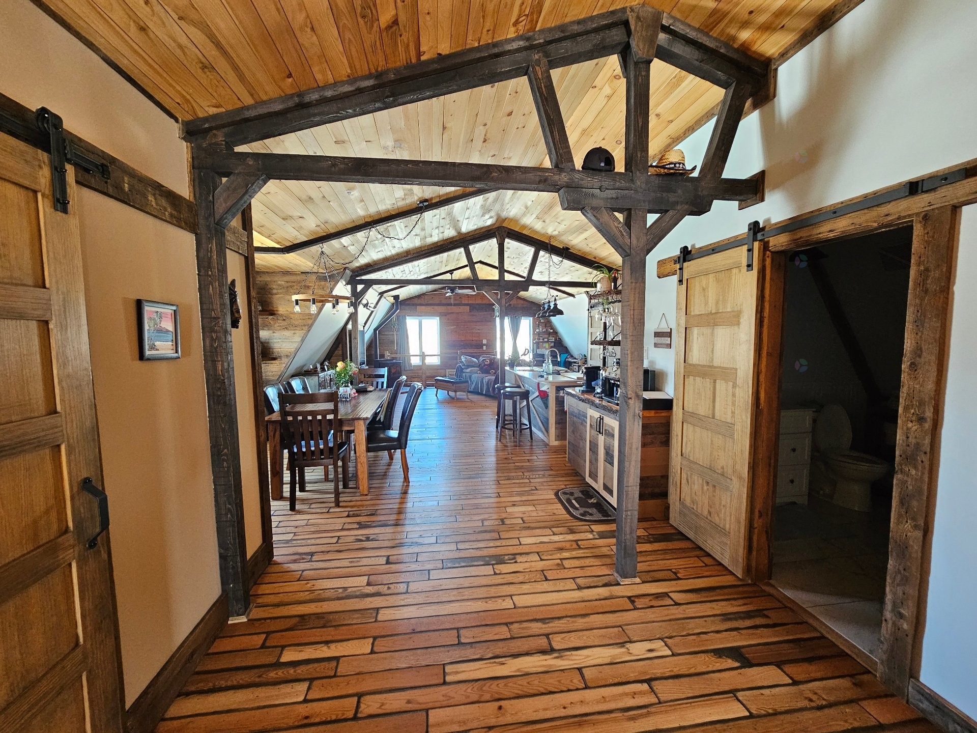 









9790Z


Boul. des Mille-Îles

,
Laval (Saint-François),







QC
H7A4C6

