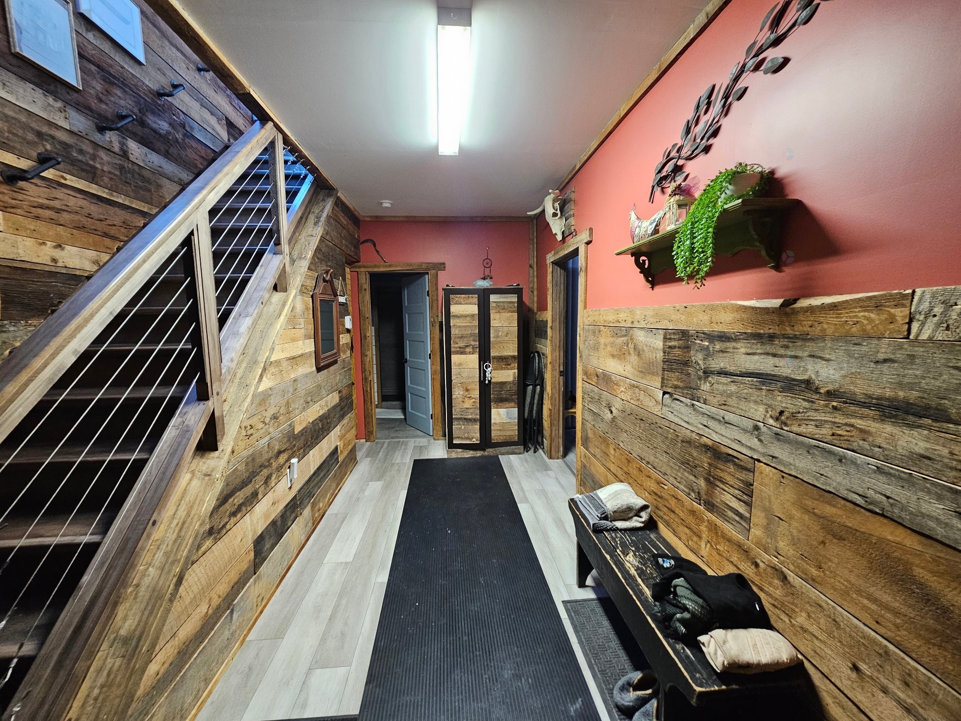 









9790Z


Boul. des Mille-Îles

,
Laval (Saint-François),







QC
H7A4C6

