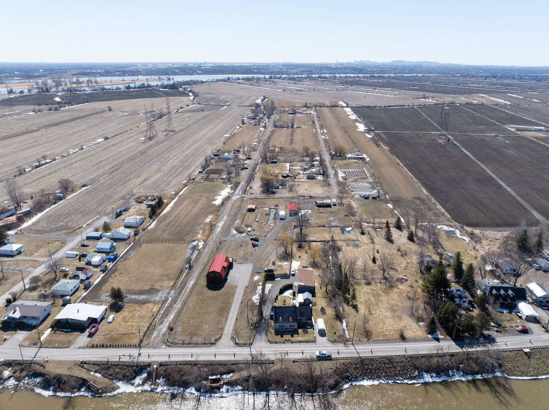 









9790Z


Boul. des Mille-Îles

,
Laval (Saint-François),







QC
H7A4C6

