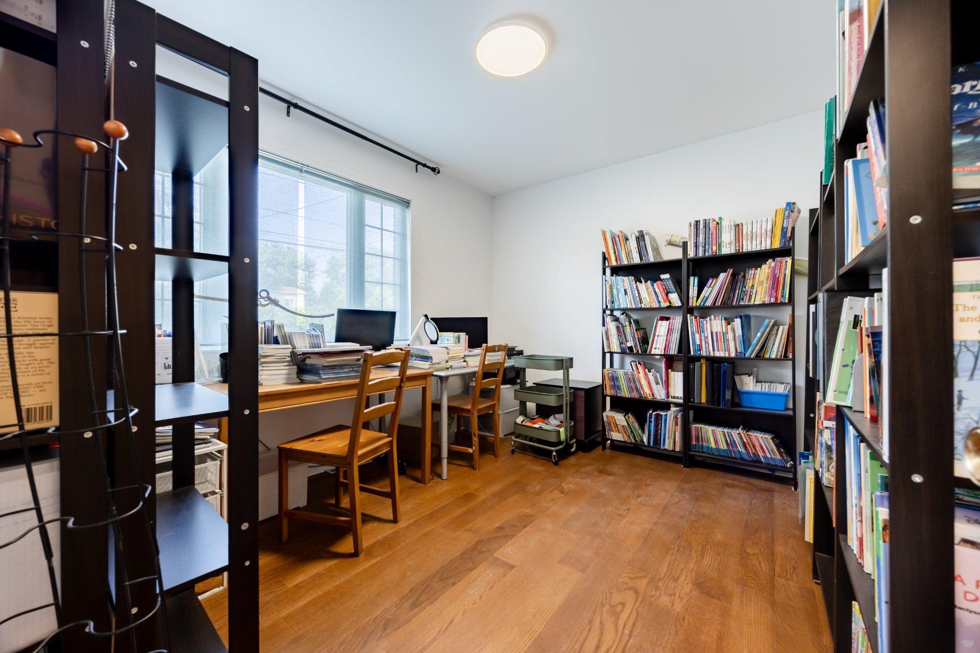 









1130


Rue La Salle

,
Longueuil (Le Vieux-Longueuil),




QC
J4K3H4

