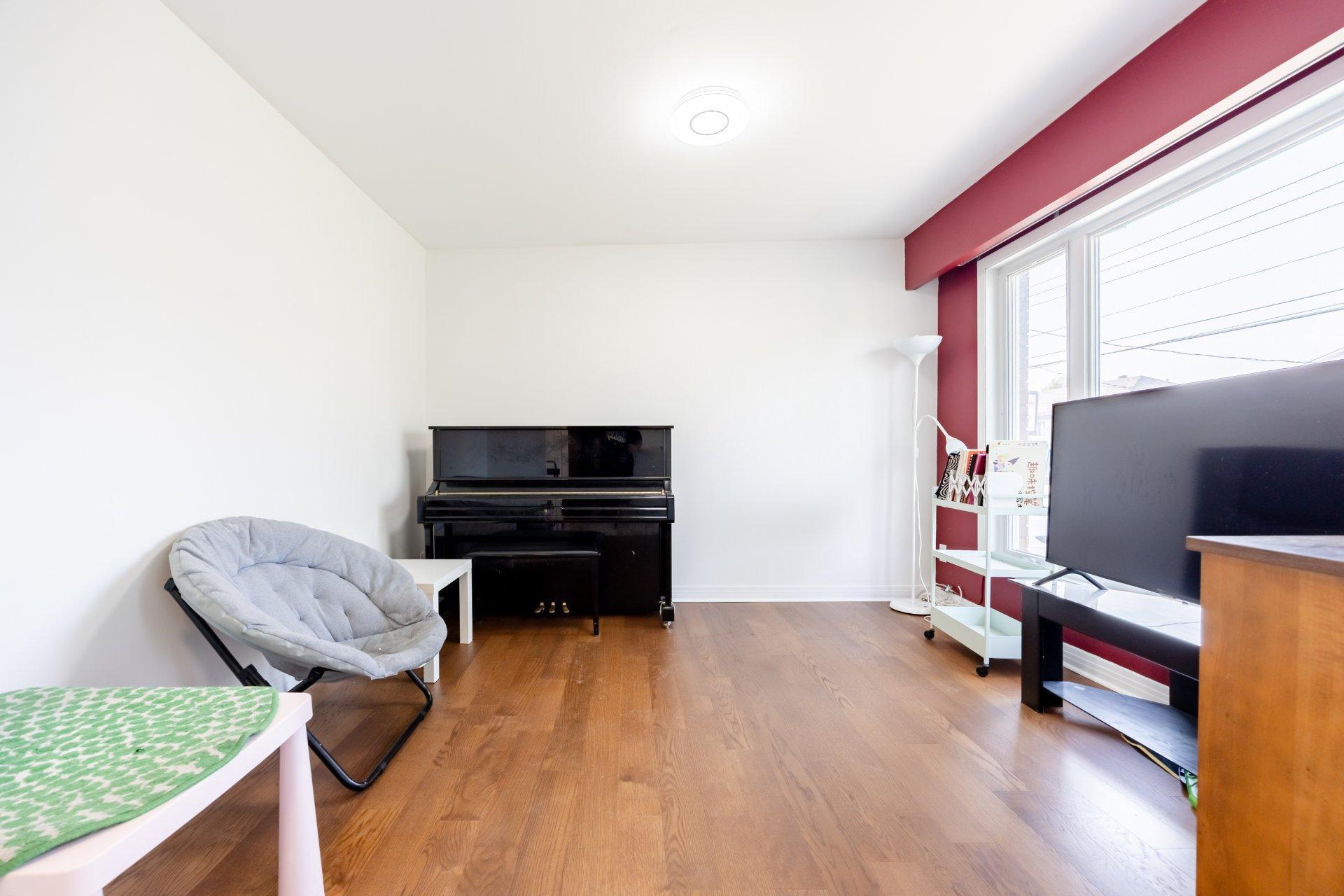 









1130


Rue La Salle

,
Longueuil (Le Vieux-Longueuil),




QC
J4K3H4

