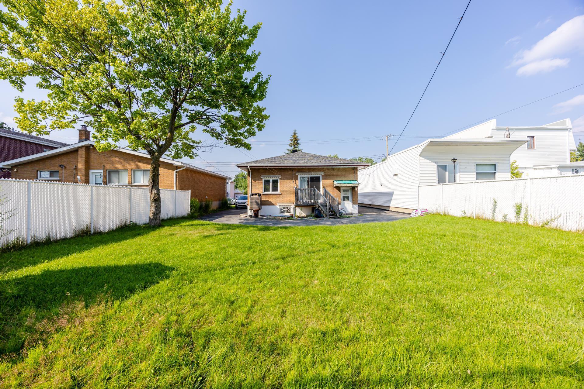 









1130


Rue La Salle

,
Longueuil (Le Vieux-Longueuil),




QC
J4K3H4

