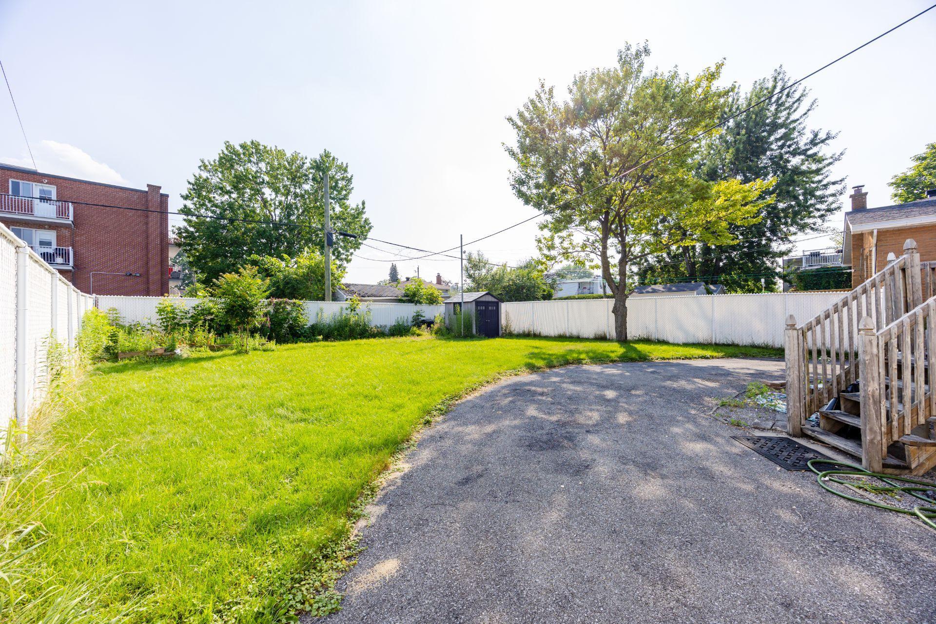 









1130


Rue La Salle

,
Longueuil (Le Vieux-Longueuil),




QC
J4K3H4


