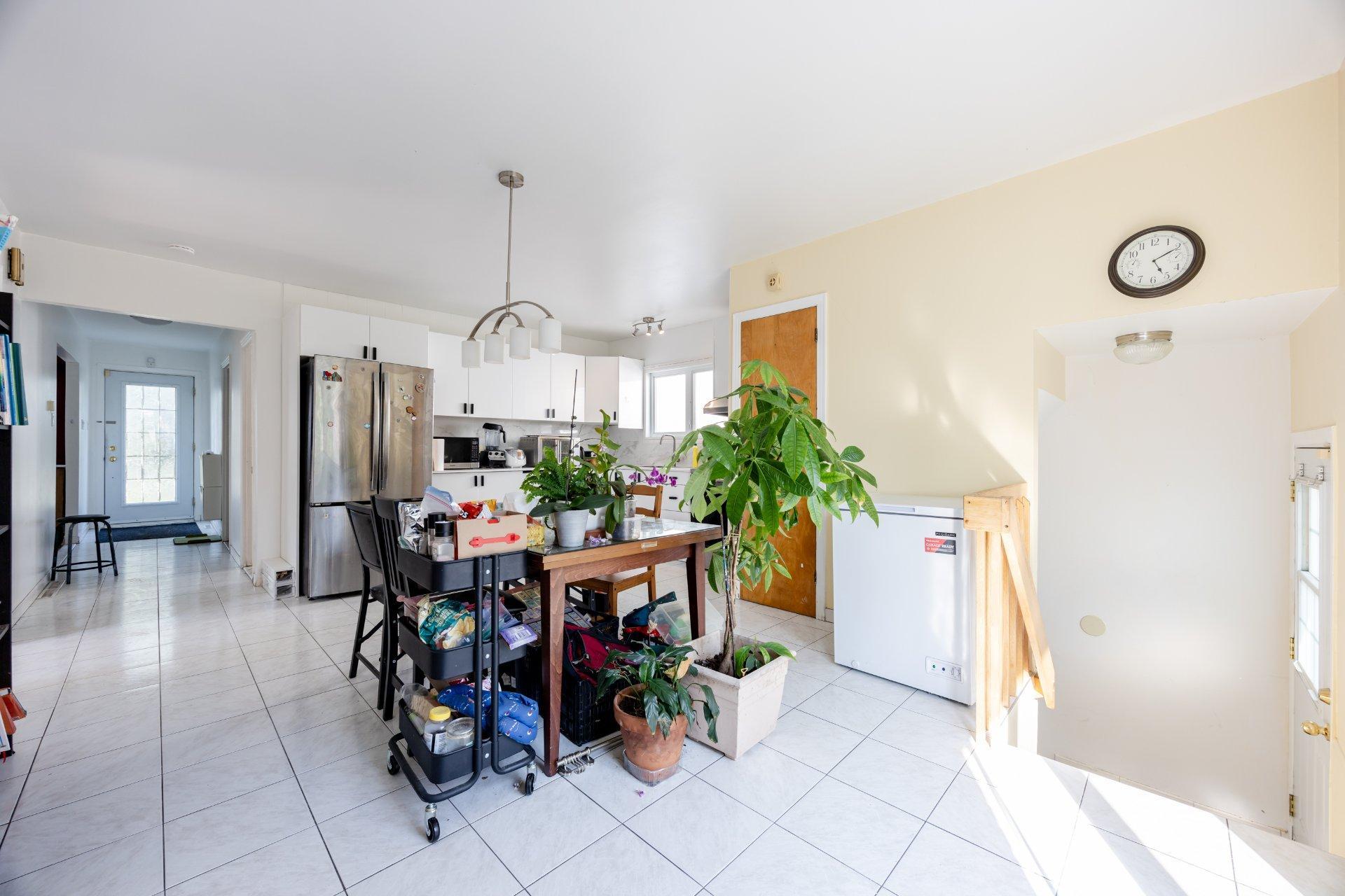 









1130


Rue La Salle

,
Longueuil (Le Vieux-Longueuil),




QC
J4K3H4

