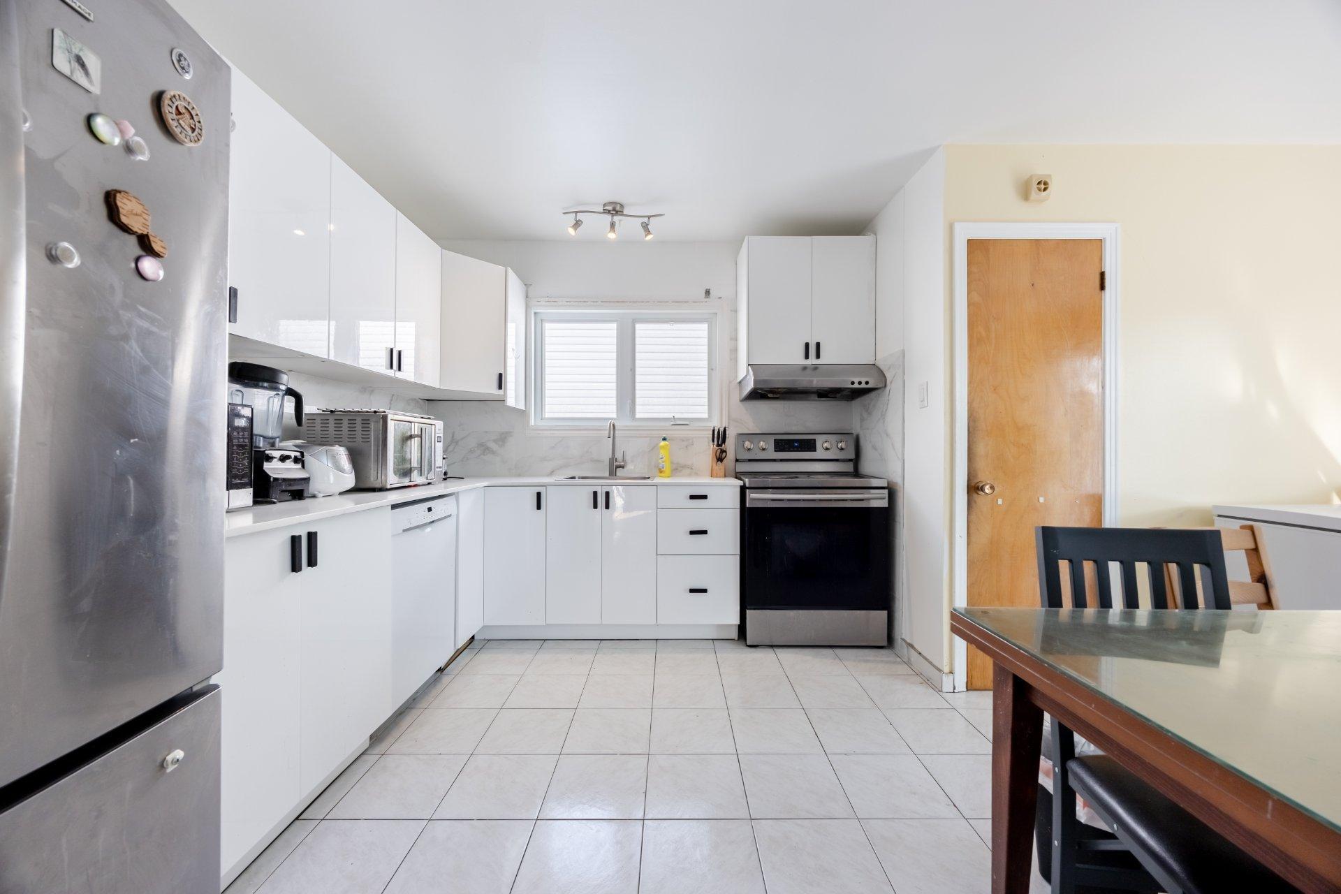 









1130


Rue La Salle

,
Longueuil (Le Vieux-Longueuil),




QC
J4K3H4

