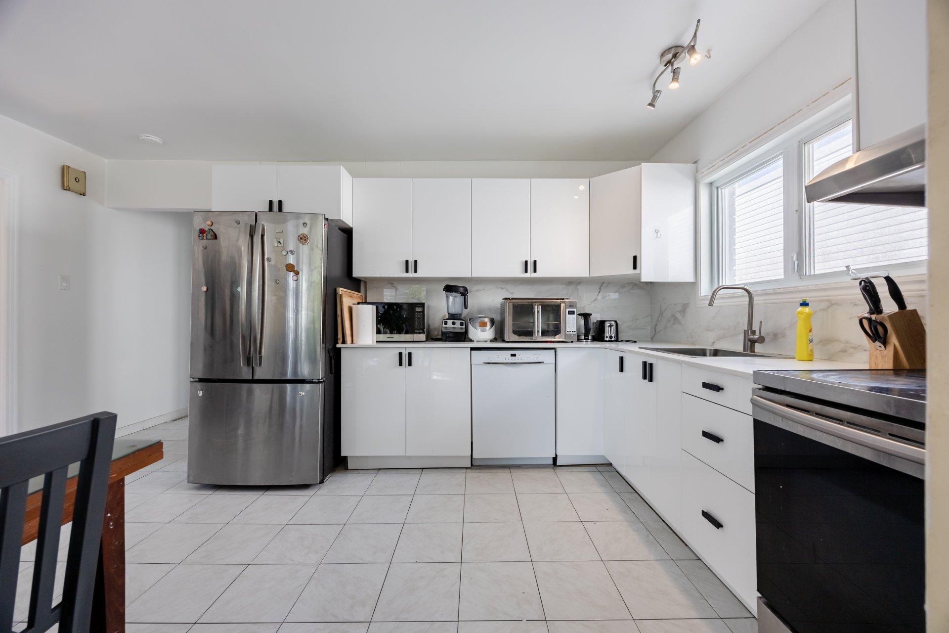 









1130


Rue La Salle

,
Longueuil (Le Vieux-Longueuil),




QC
J4K3H4

