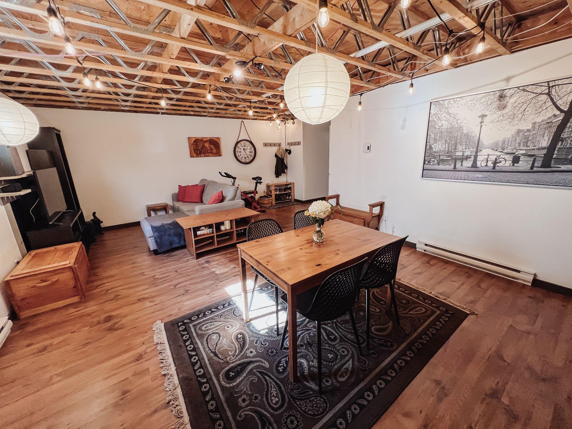 









278


Rue Vivaldi

,
Saint-Jean-sur-Richelieu,




QC
J3B0A4

