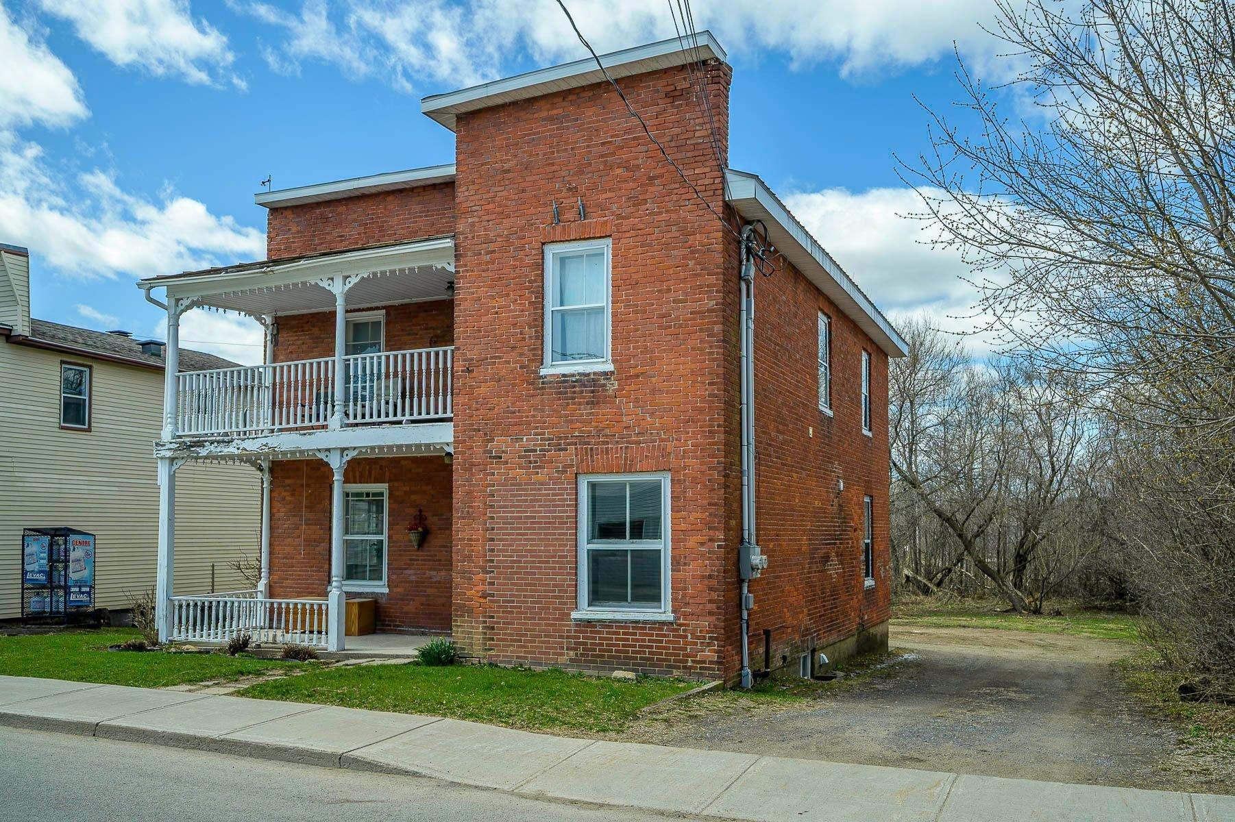 









269


Rue Principale

,
Grenville,




QC
J0V1J0

