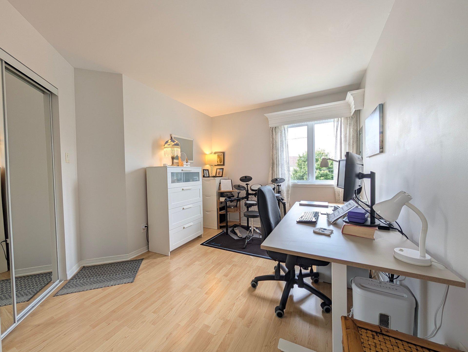 









316


Rue Éloi-Filion

,
Sainte-Thérèse,




QC
J7E5P7

