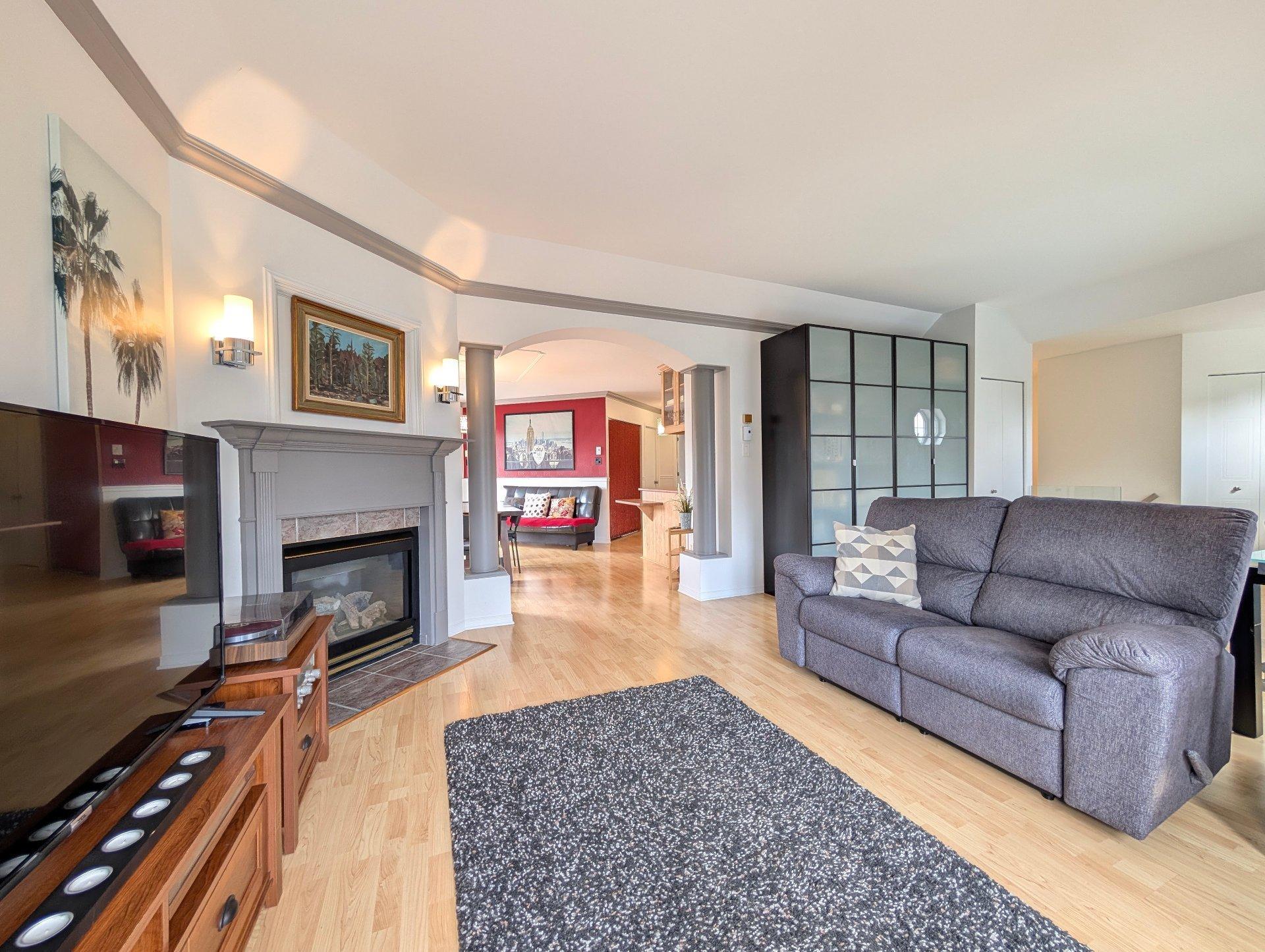 









316


Rue Éloi-Filion

,
Sainte-Thérèse,




QC
J7E5P7

