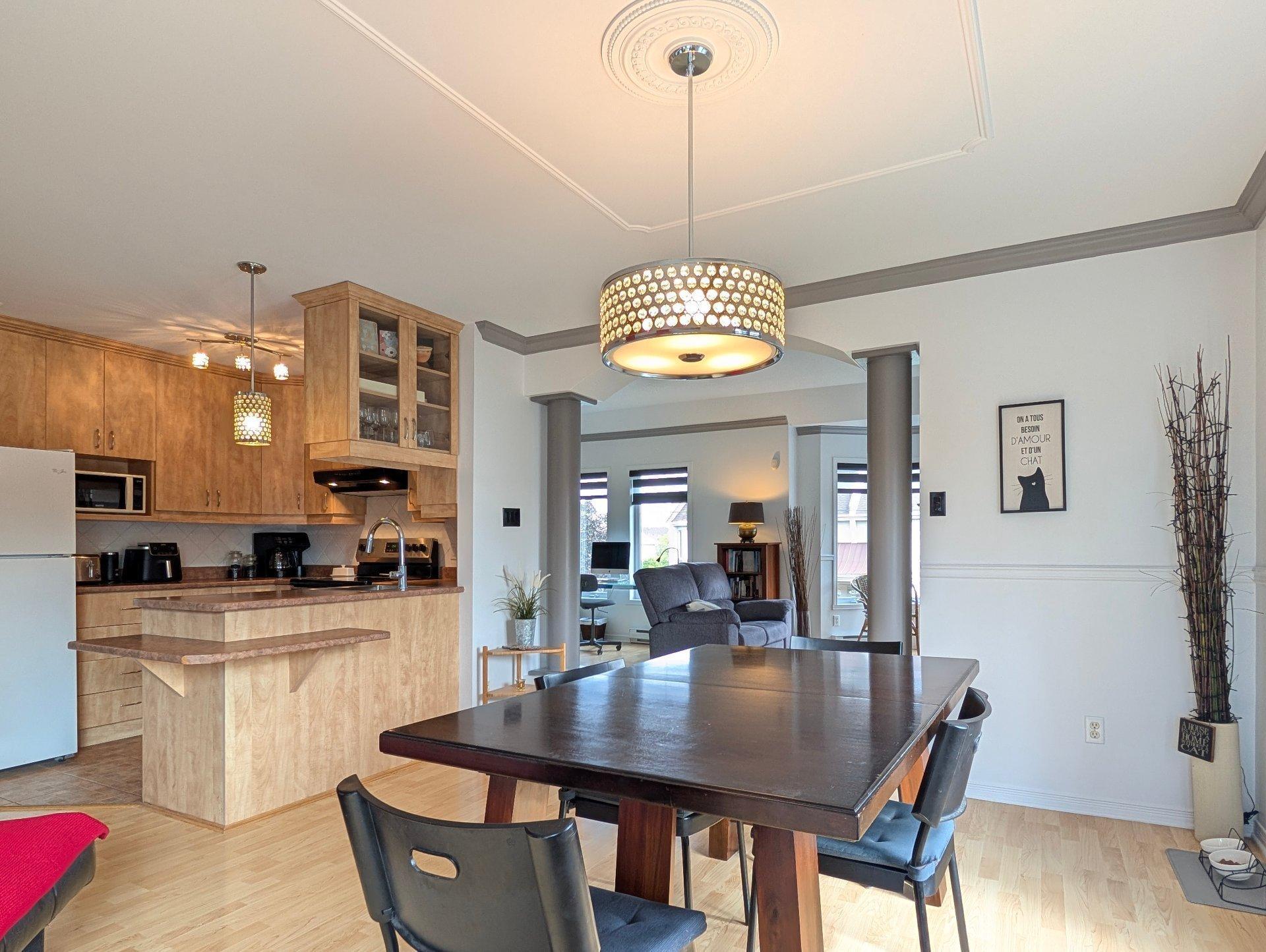 









316


Rue Éloi-Filion

,
Sainte-Thérèse,




QC
J7E5P7

