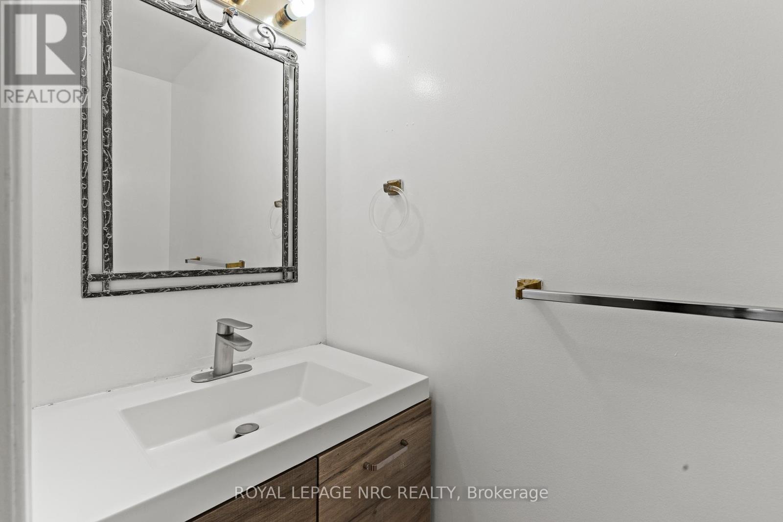 












18 NOVOCO DRIVE

,
Hamilton (Gurnett),




Ontario
L9C7E8

