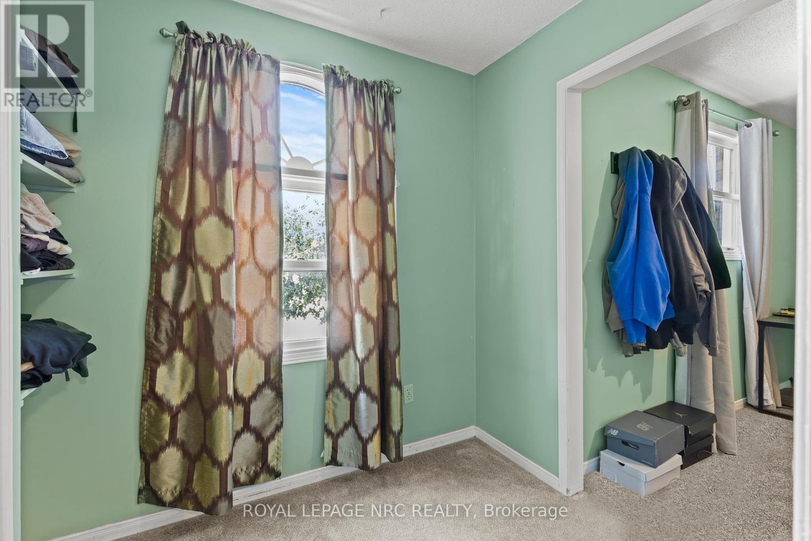 












18 NOVOCO DRIVE

,
Hamilton (Gurnett),




Ontario
L9C7E8

