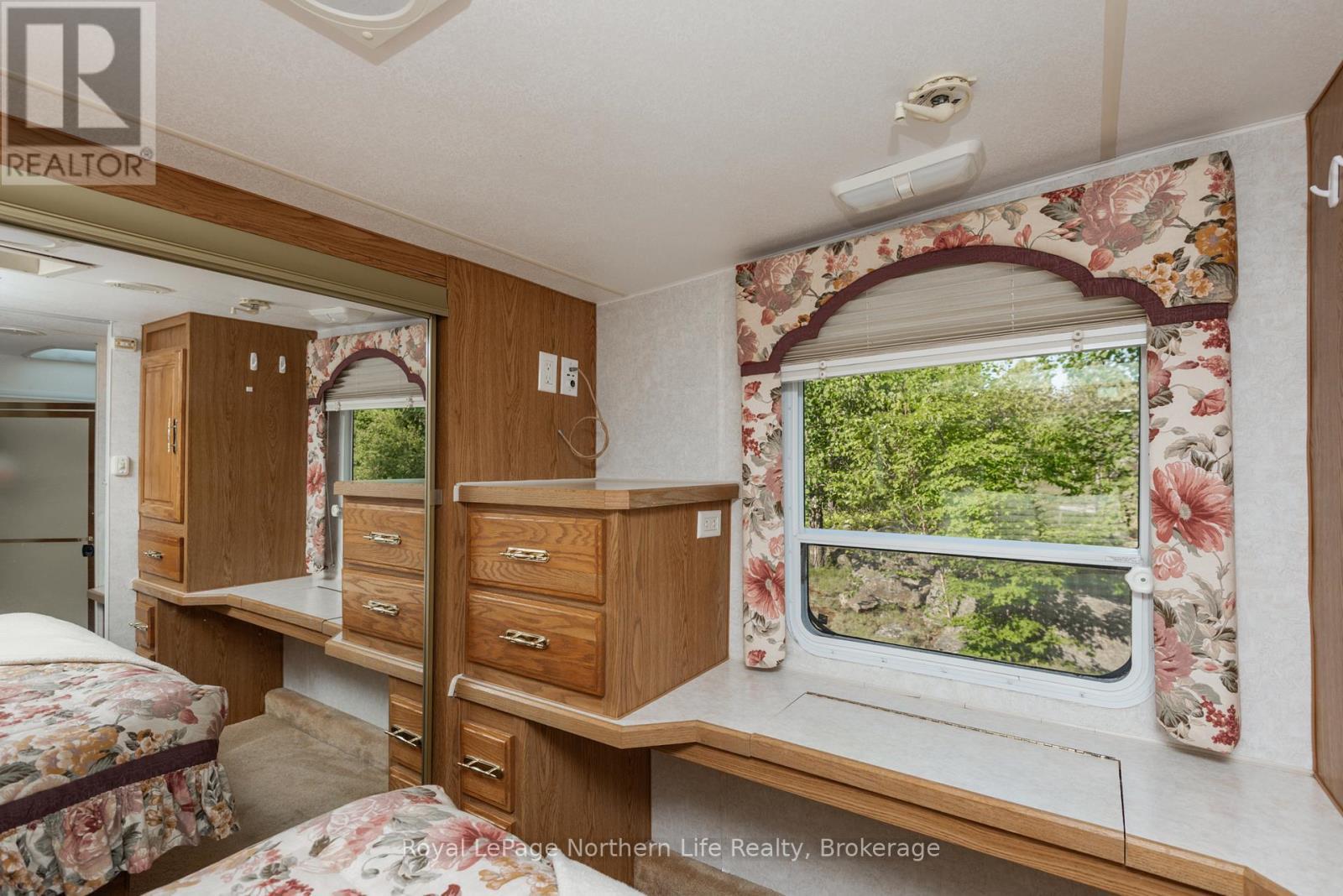 












22 MARTIN LANE

,
Bonfield,







Ontario
P0H1E0

