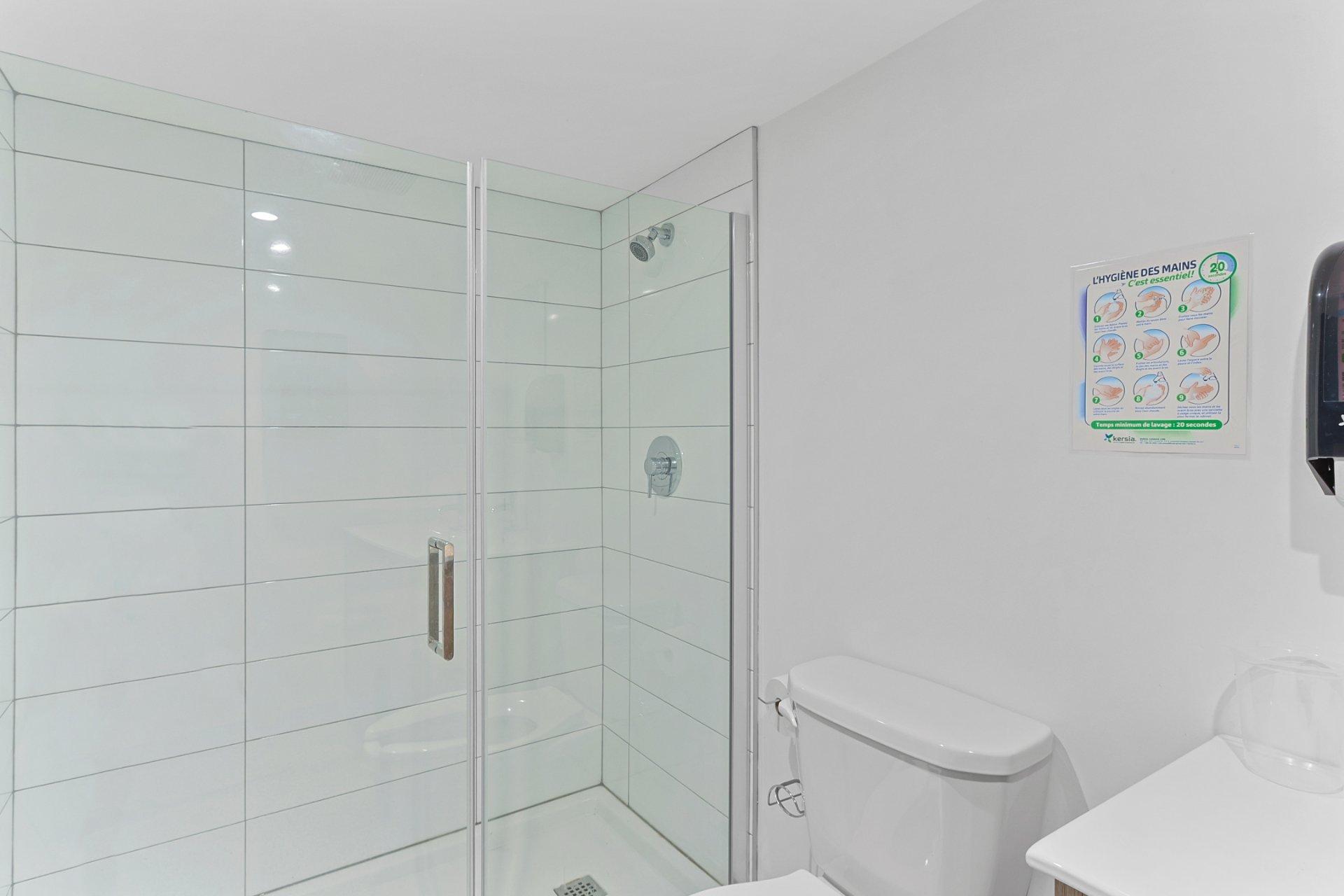 









108


Rue Principale

,
Châteauguay,




QC
J6J4M2

