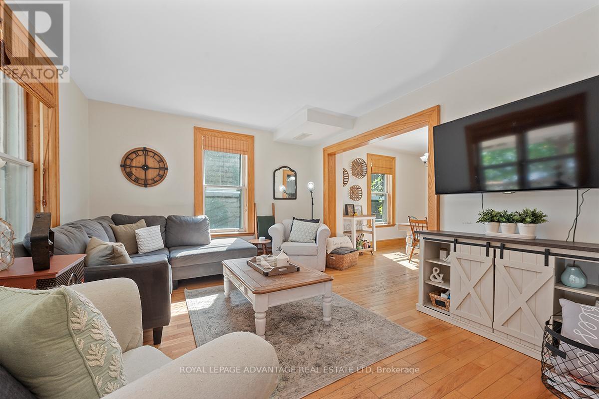 












6 FOSTER AVENUE

,
Smiths Falls,




Ontario
K7A1K1

