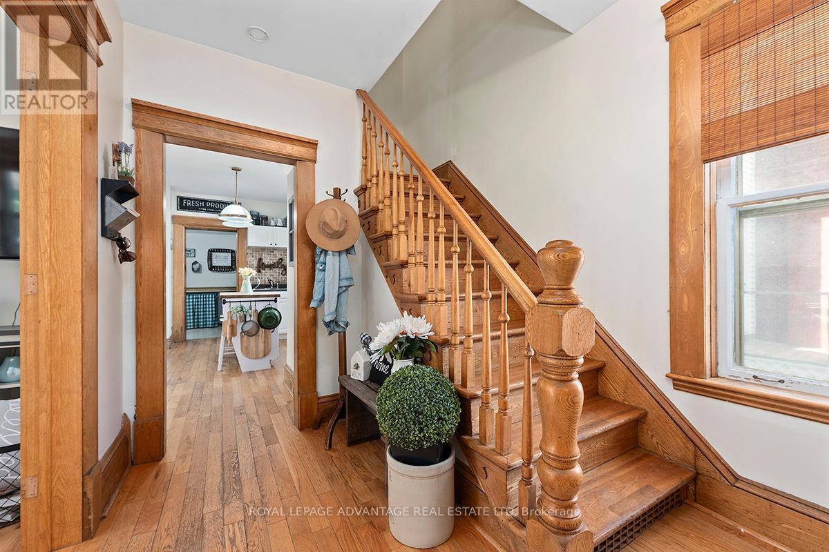












6 FOSTER AVENUE

,
Smiths Falls,




Ontario
K7A1K1

