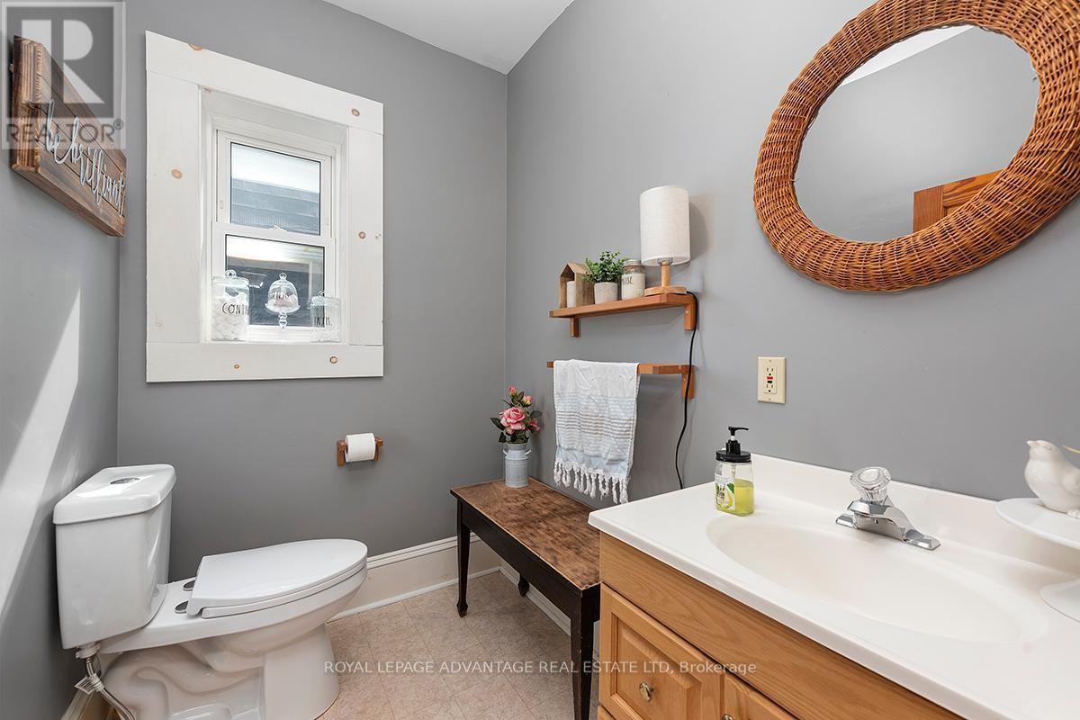 












6 FOSTER AVENUE

,
Smiths Falls,




Ontario
K7A1K1

