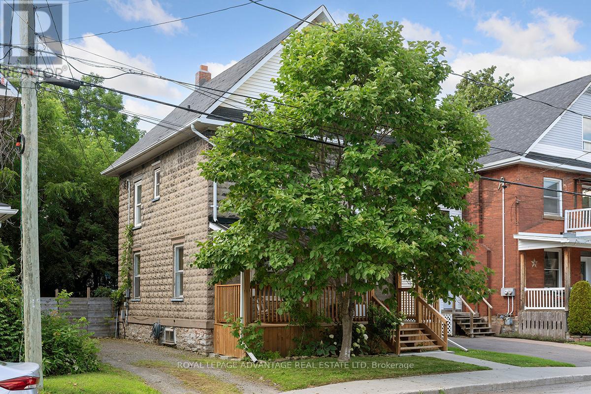 












6 FOSTER AVENUE

,
Smiths Falls,




Ontario
K7A1K1

