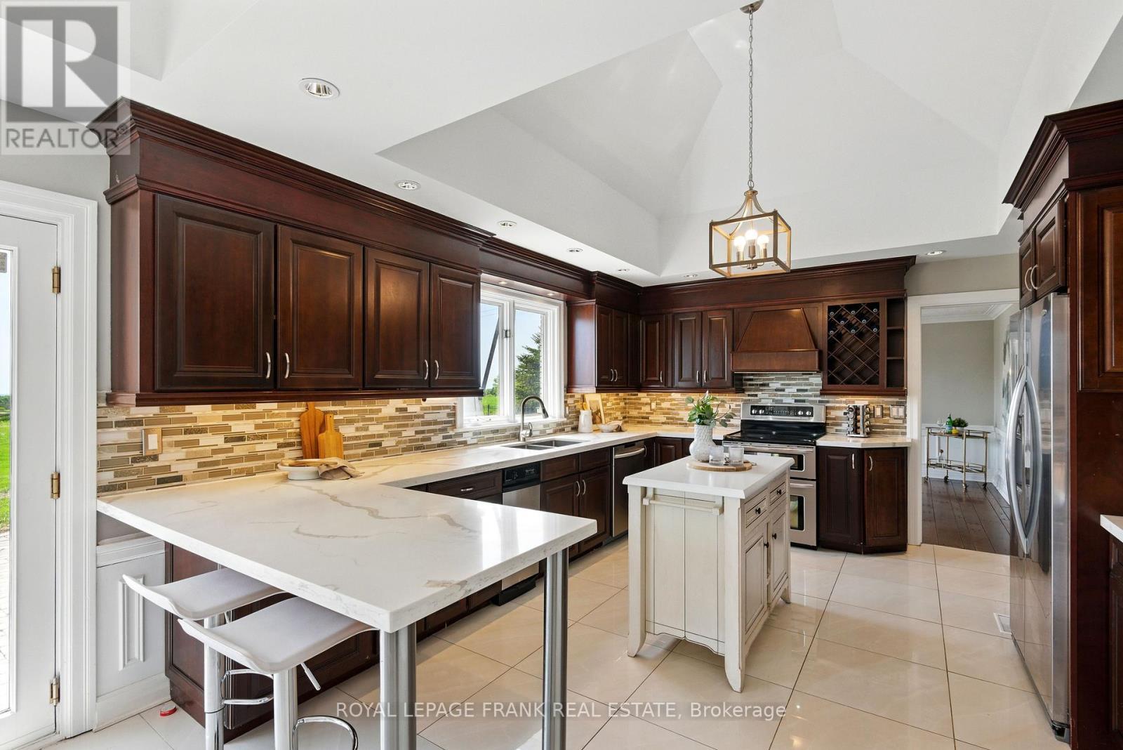 












815 COATES ROAD W

,
Oshawa,




Ontario
L9L1B3


