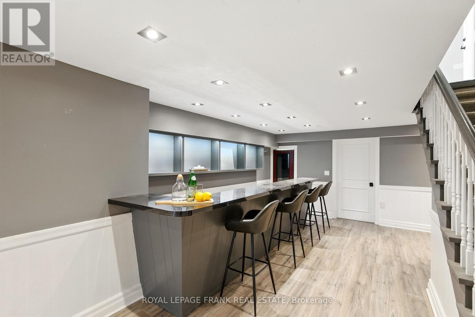 












815 COATES ROAD W

,
Oshawa,




Ontario
L9L1B3

