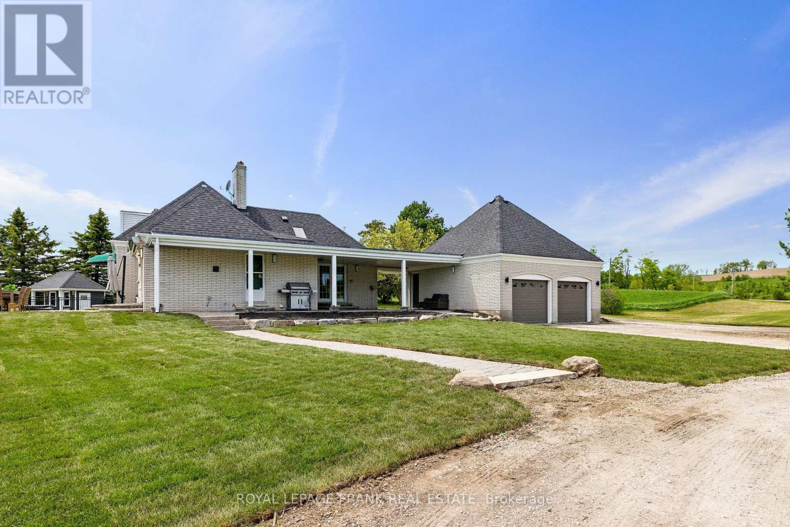 












815 COATES ROAD W

,
Oshawa,




Ontario
L9L1B3

