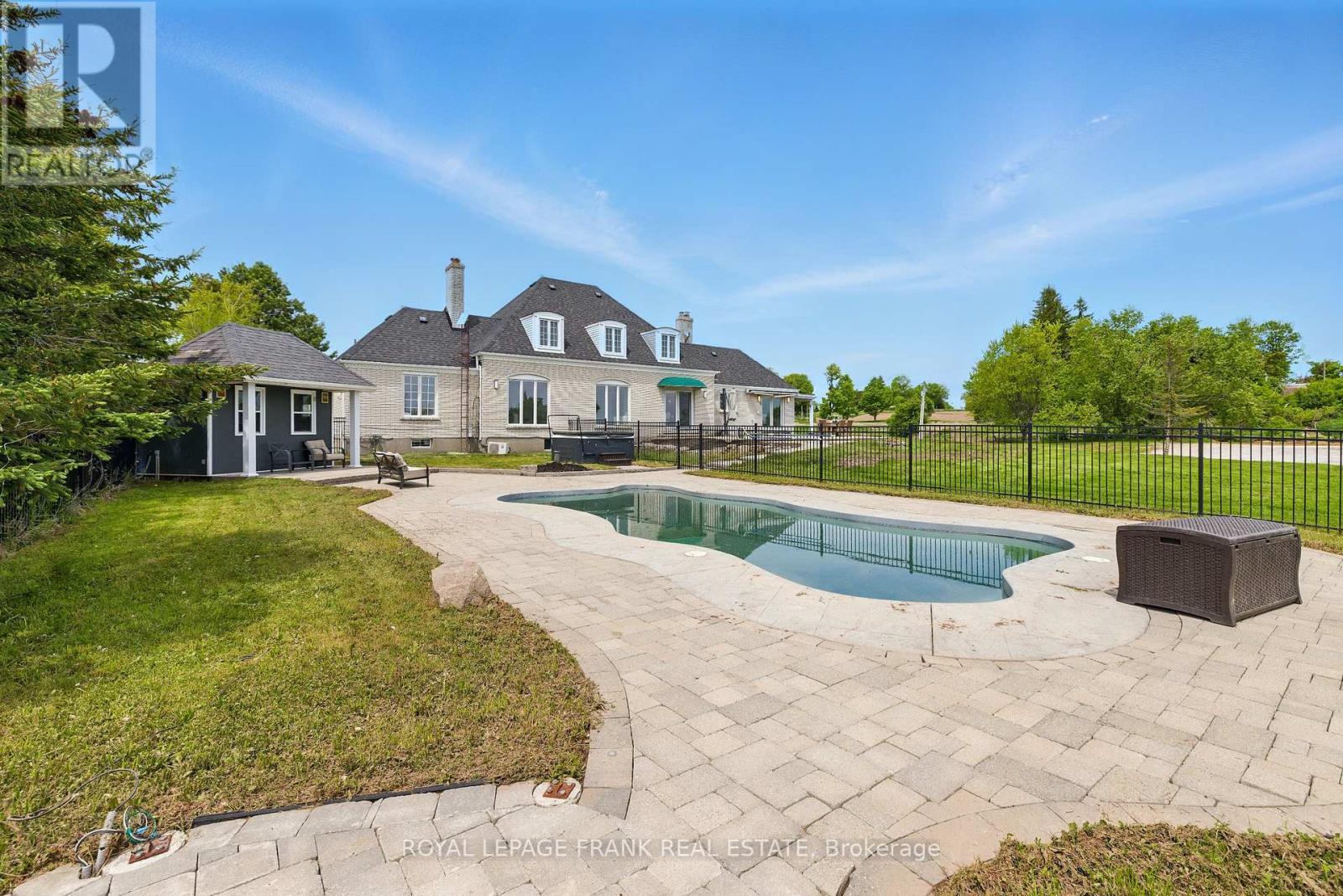 












815 COATES ROAD W

,
Oshawa,




Ontario
L9L1B3

