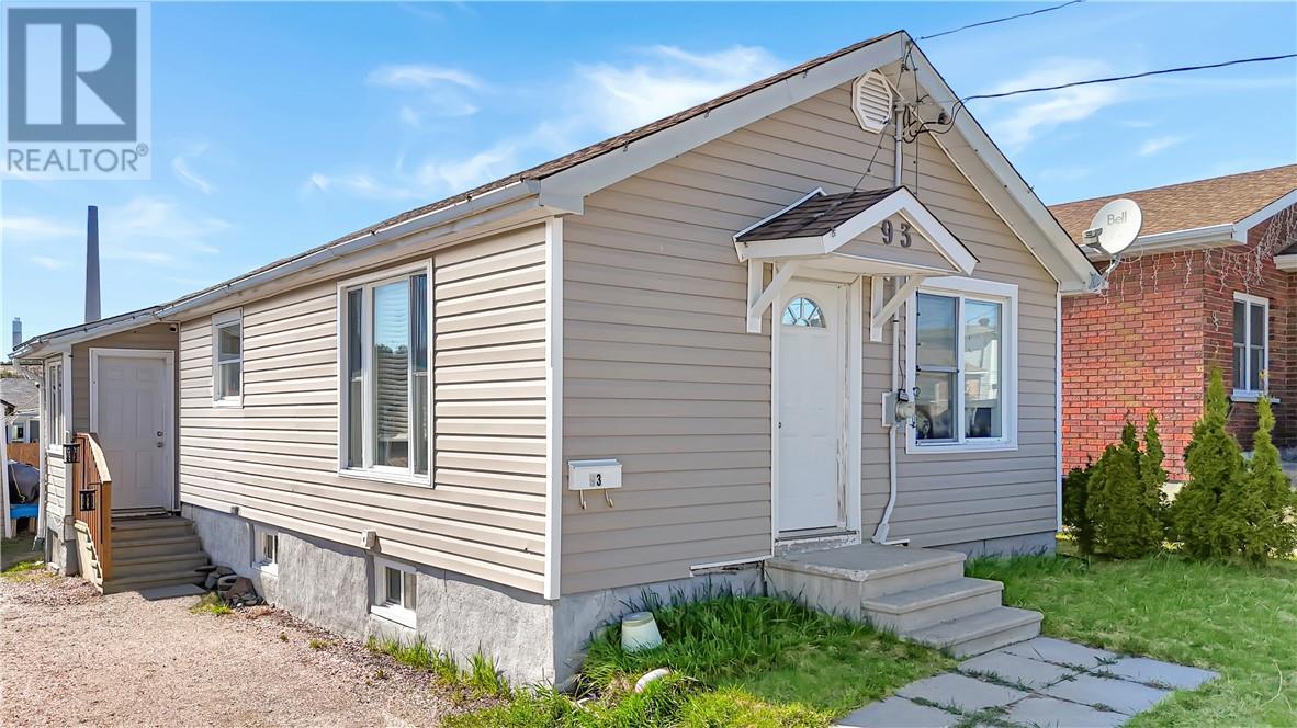 












93 Logan Avenue

,
Sudbury,




Ontario
P3C3E3

