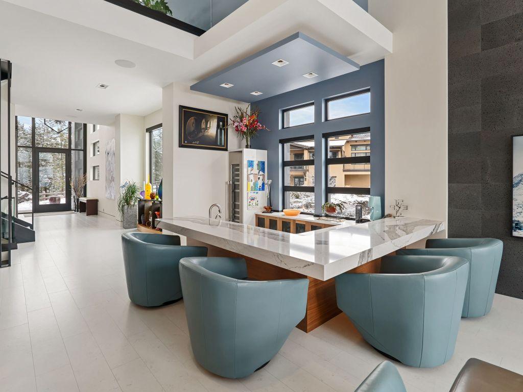 









722


Highpointe

Place,
Kelowna,




BC
V1V 2Y3

