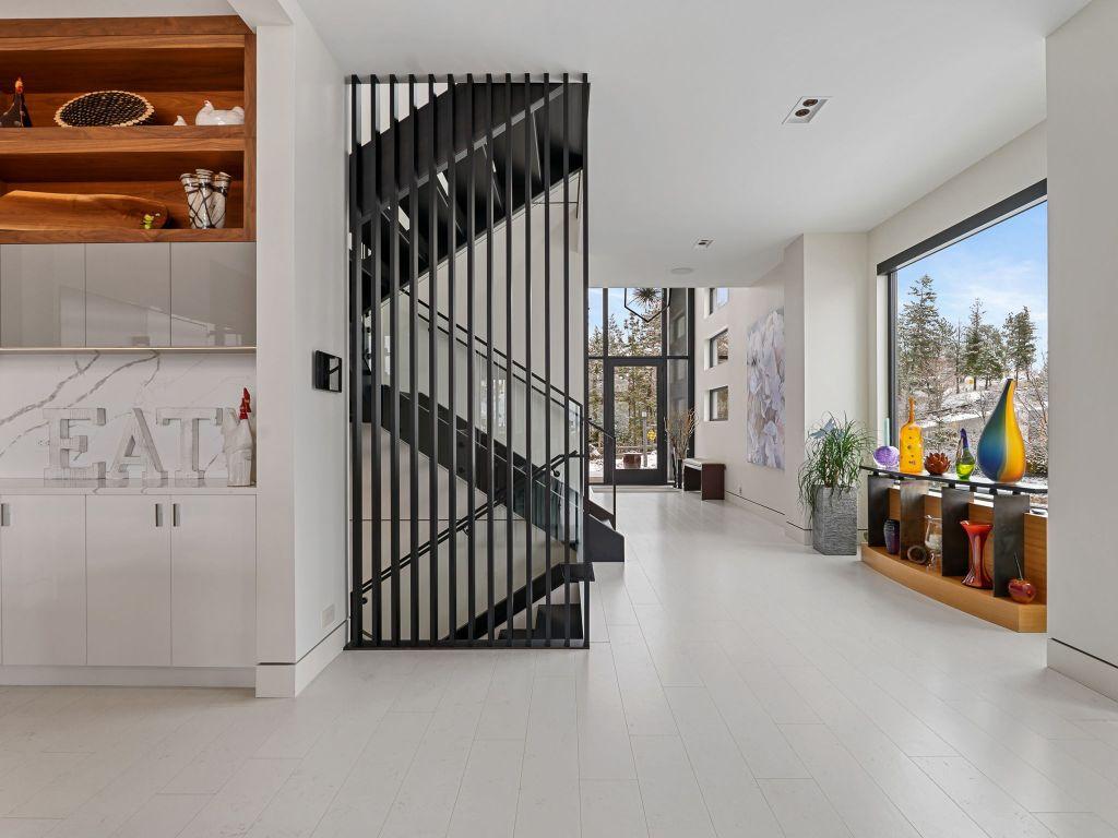 









722


Highpointe

Place,
Kelowna,




BC
V1V 2Y3

