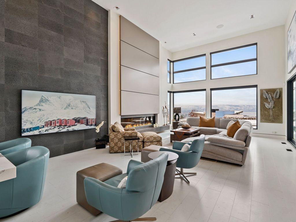 









722


Highpointe

Place,
Kelowna,




BC
V1V 2Y3

