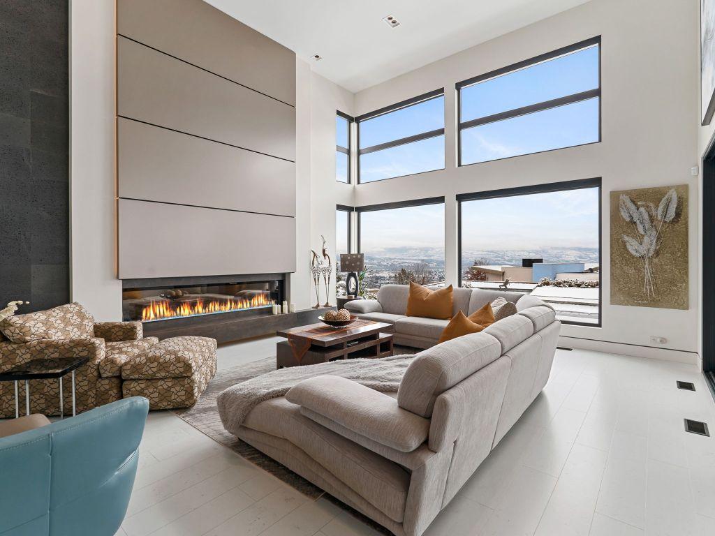 









722


Highpointe

Place,
Kelowna,




BC
V1V 2Y3

