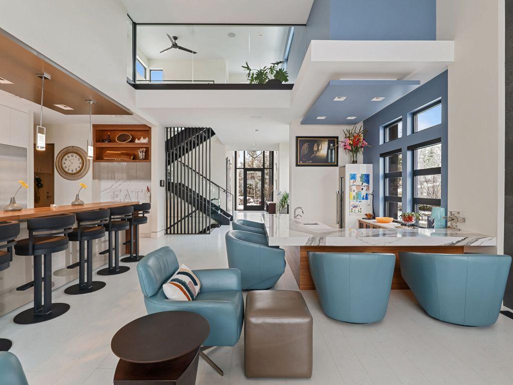 









722


Highpointe

Place,
Kelowna,




BC
V1V 2Y3

