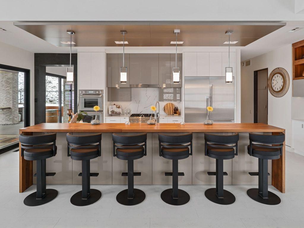 









722


Highpointe

Place,
Kelowna,




BC
V1V 2Y3

