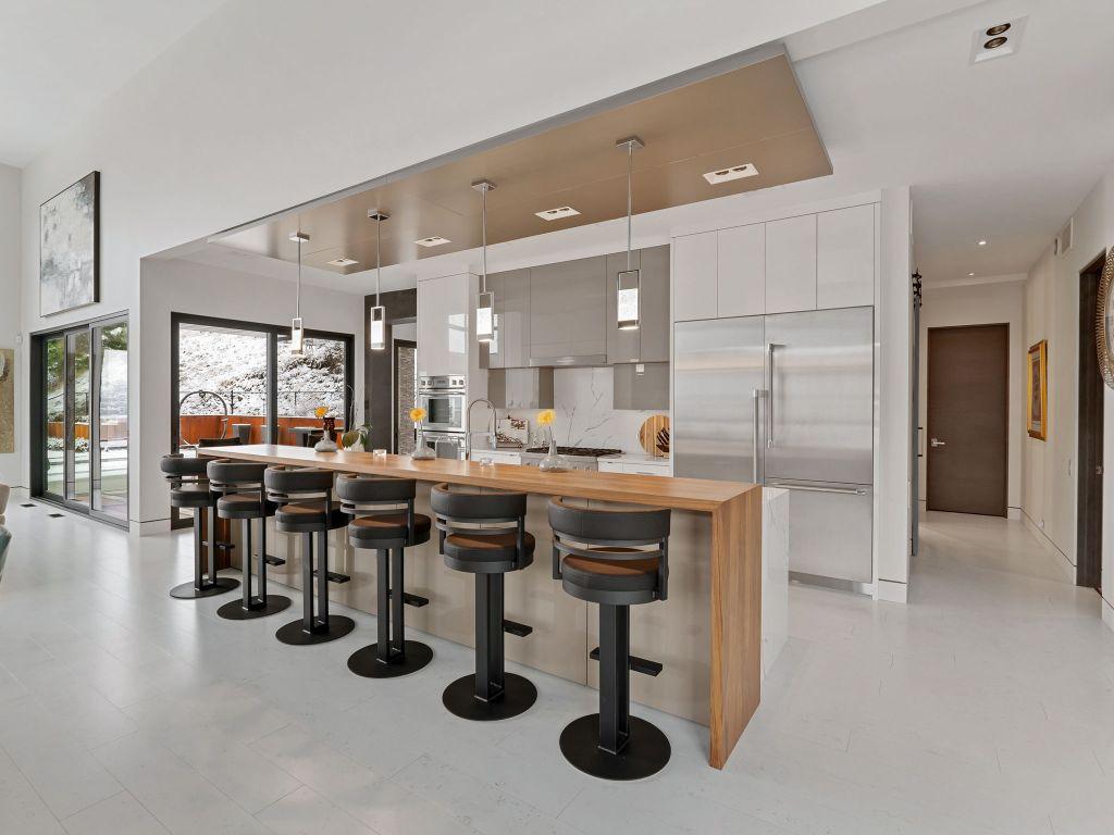 









722


Highpointe

Place,
Kelowna,




BC
V1V 2Y3

