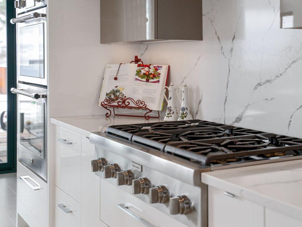 









722


Highpointe

Place,
Kelowna,




BC
V1V 2Y3

