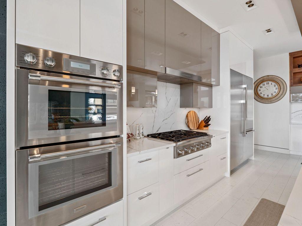 









722


Highpointe

Place,
Kelowna,




BC
V1V 2Y3

