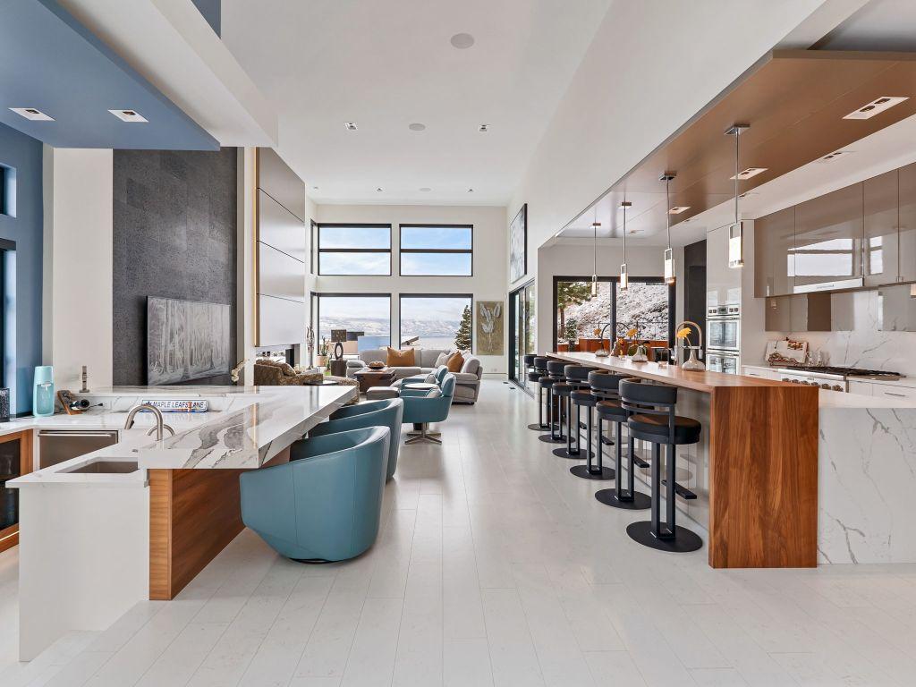 









722


Highpointe

Place,
Kelowna,




BC
V1V 2Y3

