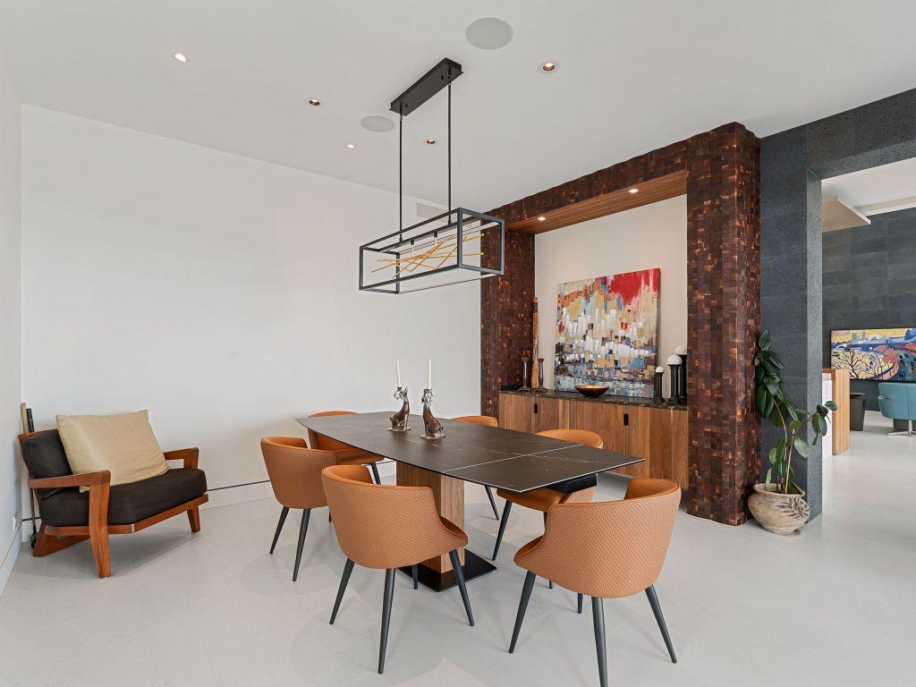 









722


Highpointe

Place,
Kelowna,




BC
V1V 2Y3

