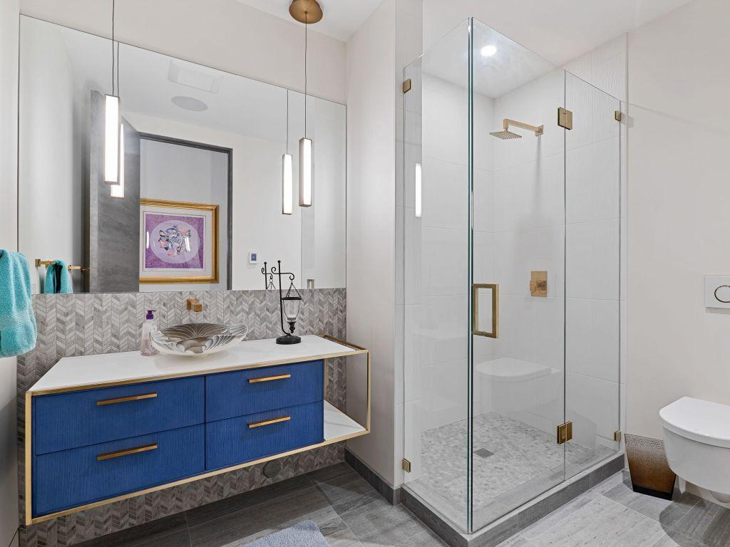 









722


Highpointe

Place,
Kelowna,




BC
V1V 2Y3

