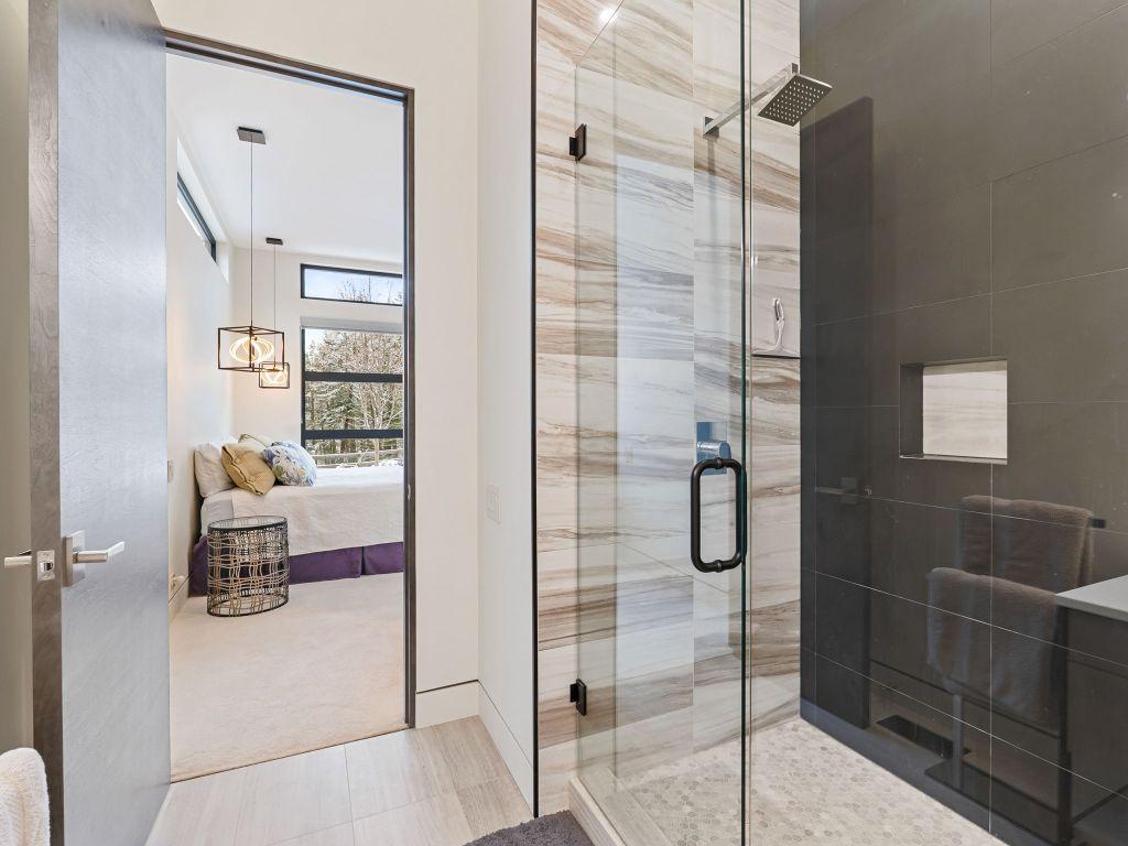 









722


Highpointe

Place,
Kelowna,




BC
V1V 2Y3

