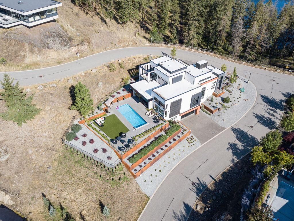









722


Highpointe

Place,
Kelowna,




BC
V1V 2Y3

