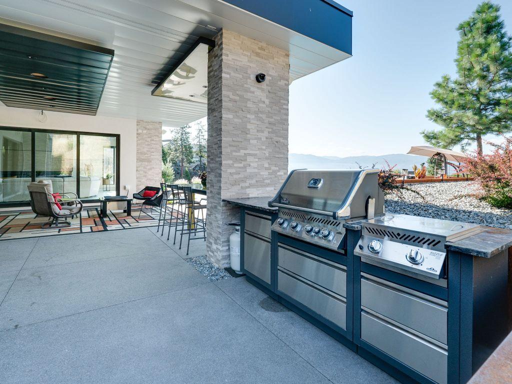 









722


Highpointe

Place,
Kelowna,




BC
V1V 2Y3

