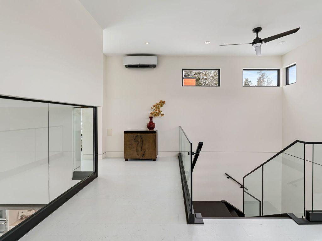 









722


Highpointe

Place,
Kelowna,




BC
V1V 2Y3

